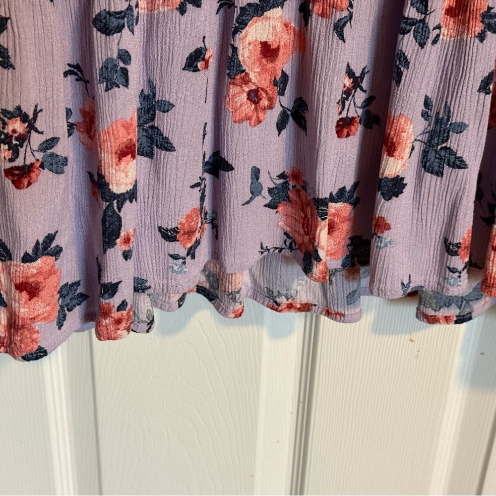NWOT-Women’s Lavender Floral Boho Dress with V-Neck & Short Flowy Sleeves-Size M - Picture 3 of 13